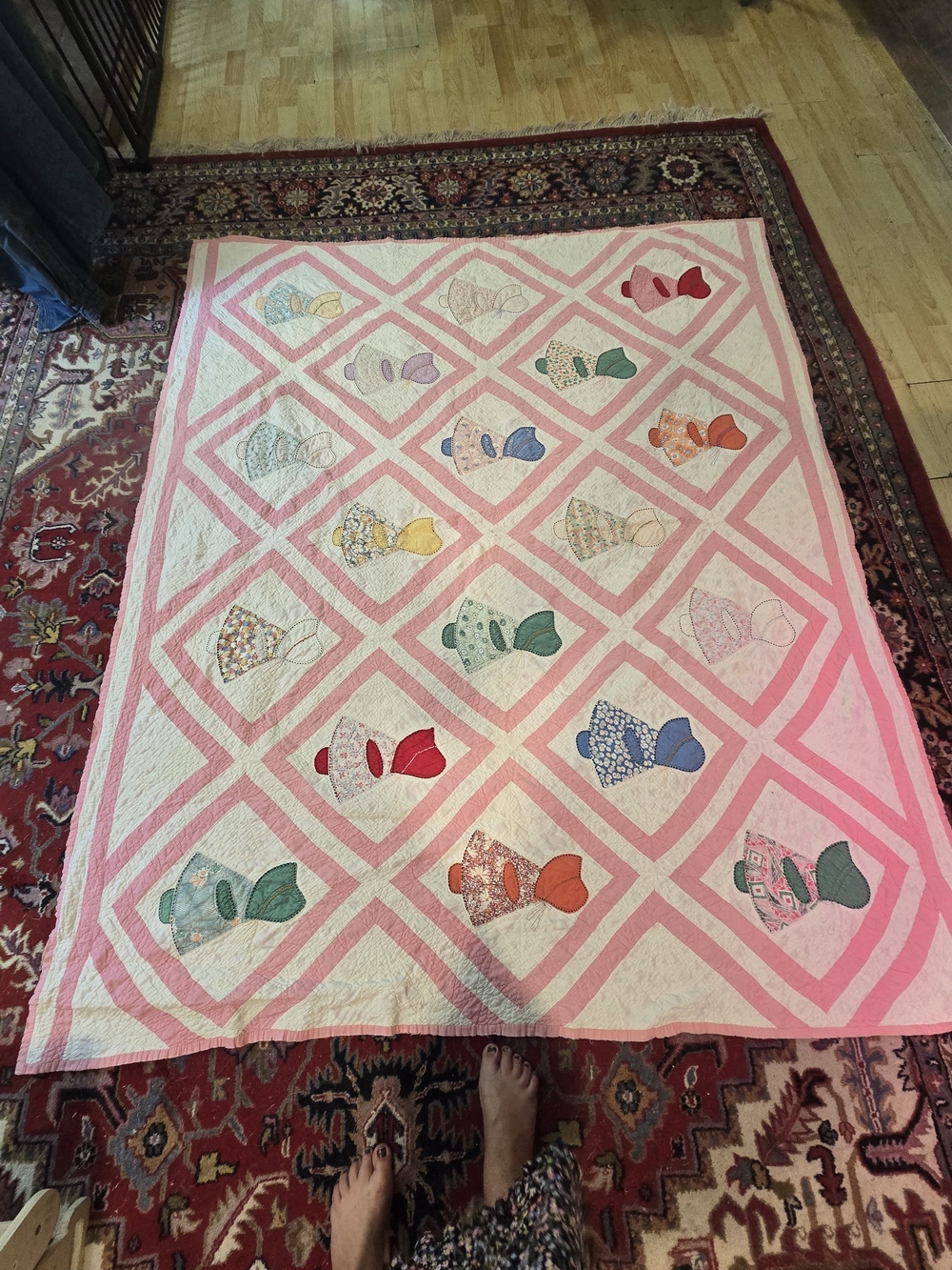 Handmade Vintage Sunbonnet Sue Quilt